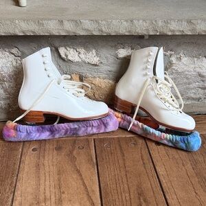 Vintage Riedell Women's White Ice Skates